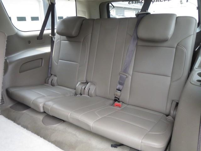 Chevrolet Suburban 4WD 4dr 1500 LT 2018