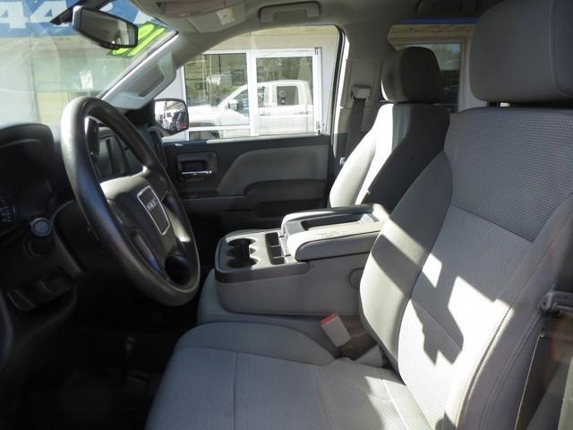 GMC Sierra photo 2