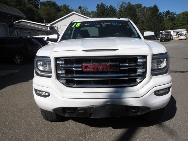 GMC Sierra photo 11
