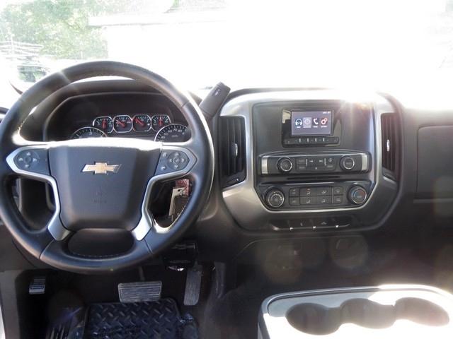 Chevrolet Silverado photo 3