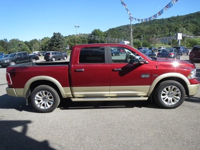 RAM 1500 4WD Crew Cab 140.5" Longhorn 2014