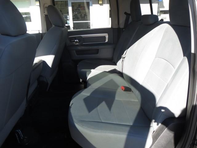 RAM 1500 SLT 4x4 Crew Cab 6'4" Box 2017