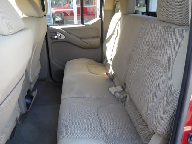 Nissan Frontier 4WD Crew Cab LWB Auto SV 2016