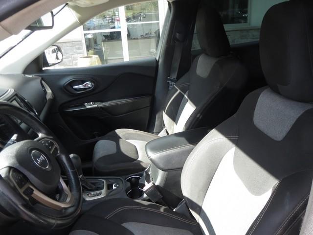 Jeep Cherokee 4WD 4dr Sport 2015