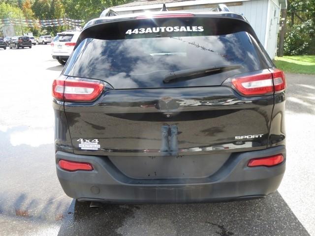 Jeep Cherokee 4WD 4dr Sport 2015
