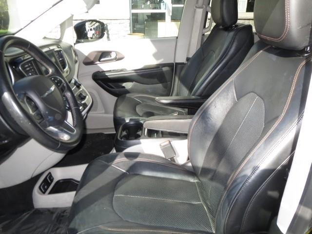 Chrysler Pacifica Touring L FWD 2018