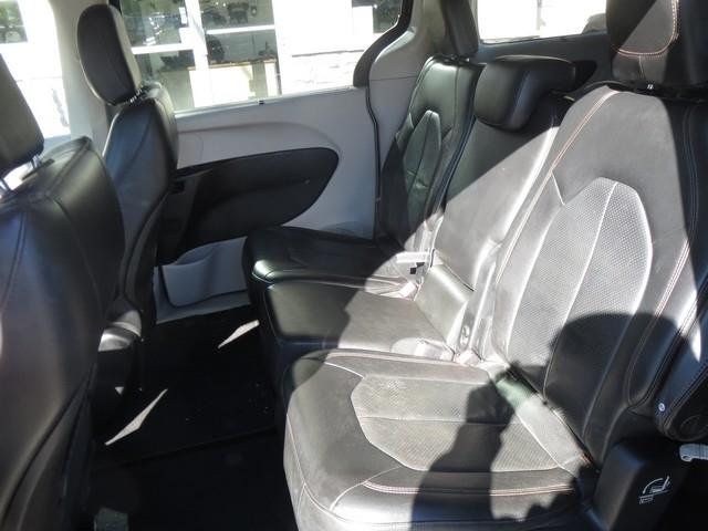 Chrysler Pacifica Touring L FWD 2018