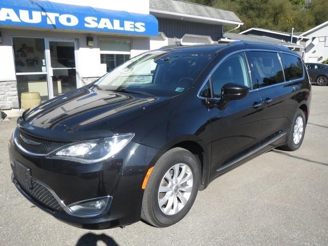 Chrysler Pacifica Touring L FWD 2018