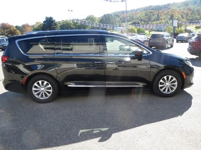 Chrysler Pacifica Touring L FWD 2018