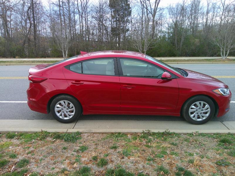 Hyundai Elantra SE 6AT 2017