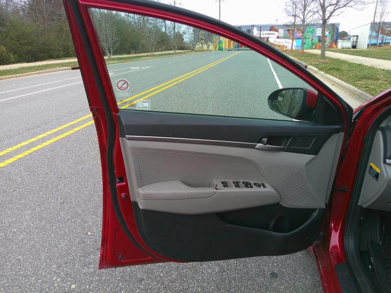 Hyundai Elantra SE 6AT 2017