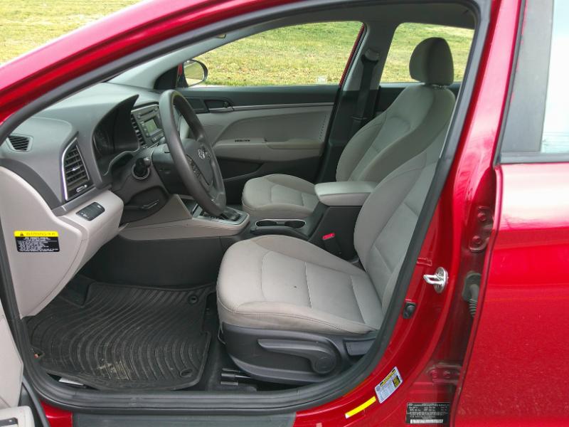 Hyundai Elantra SE 6AT 2017