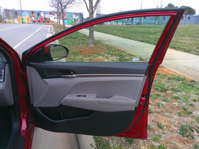 Hyundai Elantra SE 6AT 2017