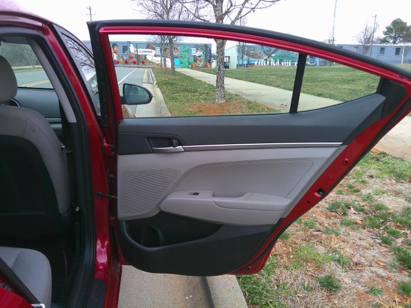 Hyundai Elantra SE 6AT 2017