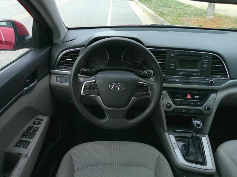 Hyundai Elantra SE 6AT 2017
