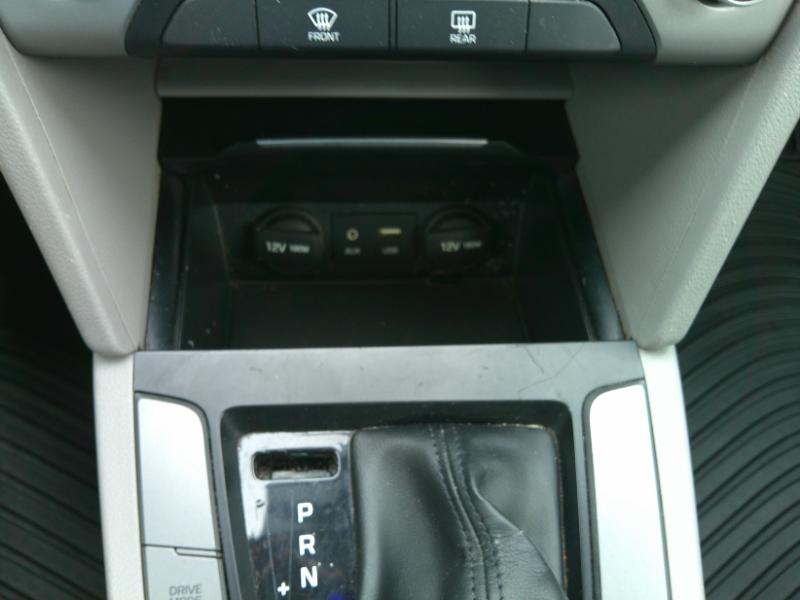 Hyundai Elantra SE 6AT 2017