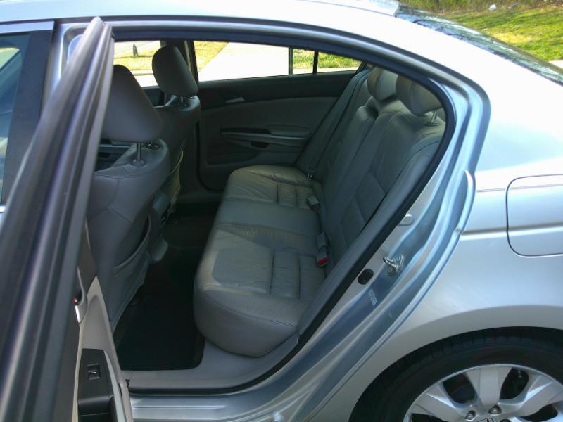 Honda Accord EX-L V-6 Sedan AT 2010