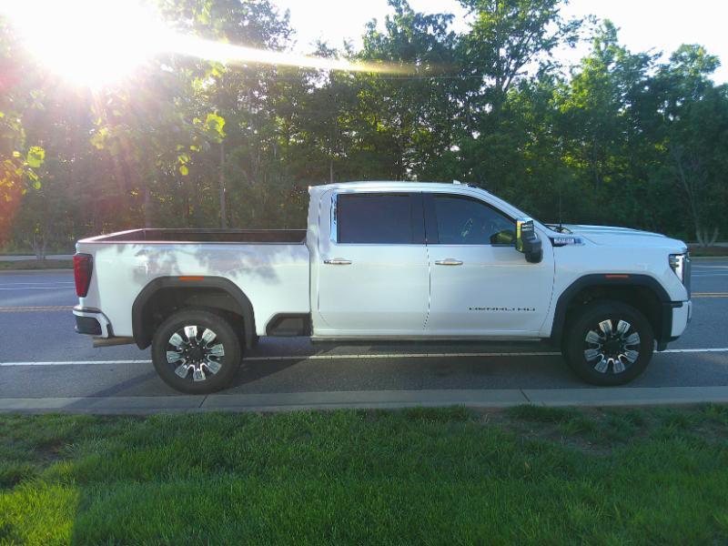 GMC Sierra 3500HD Denali Crew Cab Long Box 4WD 2025