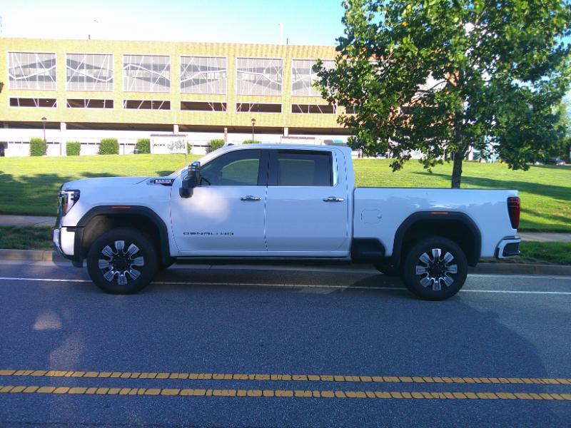 GMC Sierra 3500HD Denali Crew Cab Long Box 4WD 2025