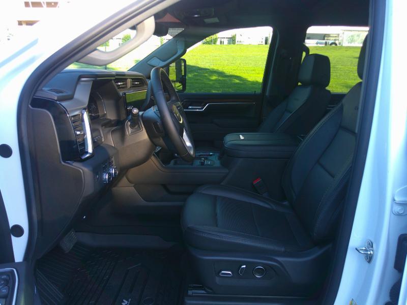 GMC Sierra 3500HD Denali Crew Cab Long Box 4WD 2025