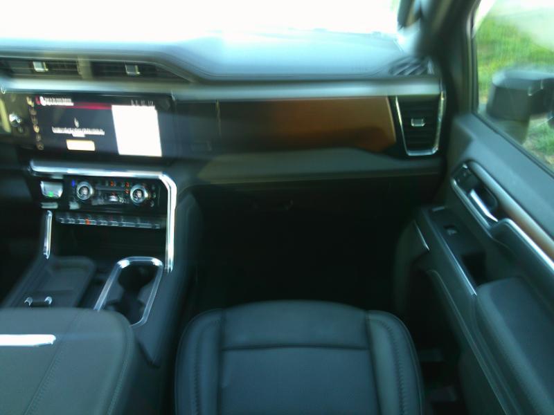 GMC Sierra 3500HD Denali Crew Cab Long Box 4WD 2025