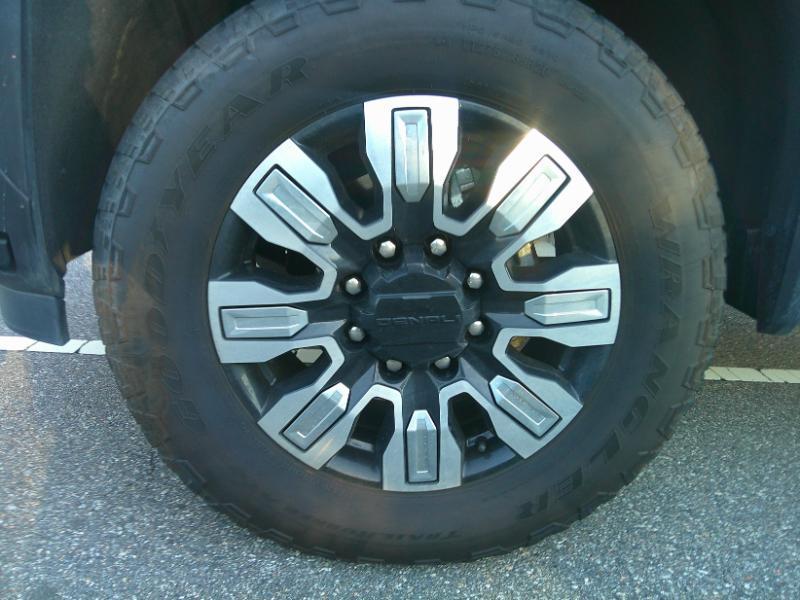 GMC Sierra 3500HD Denali Crew Cab Long Box 4WD 2025