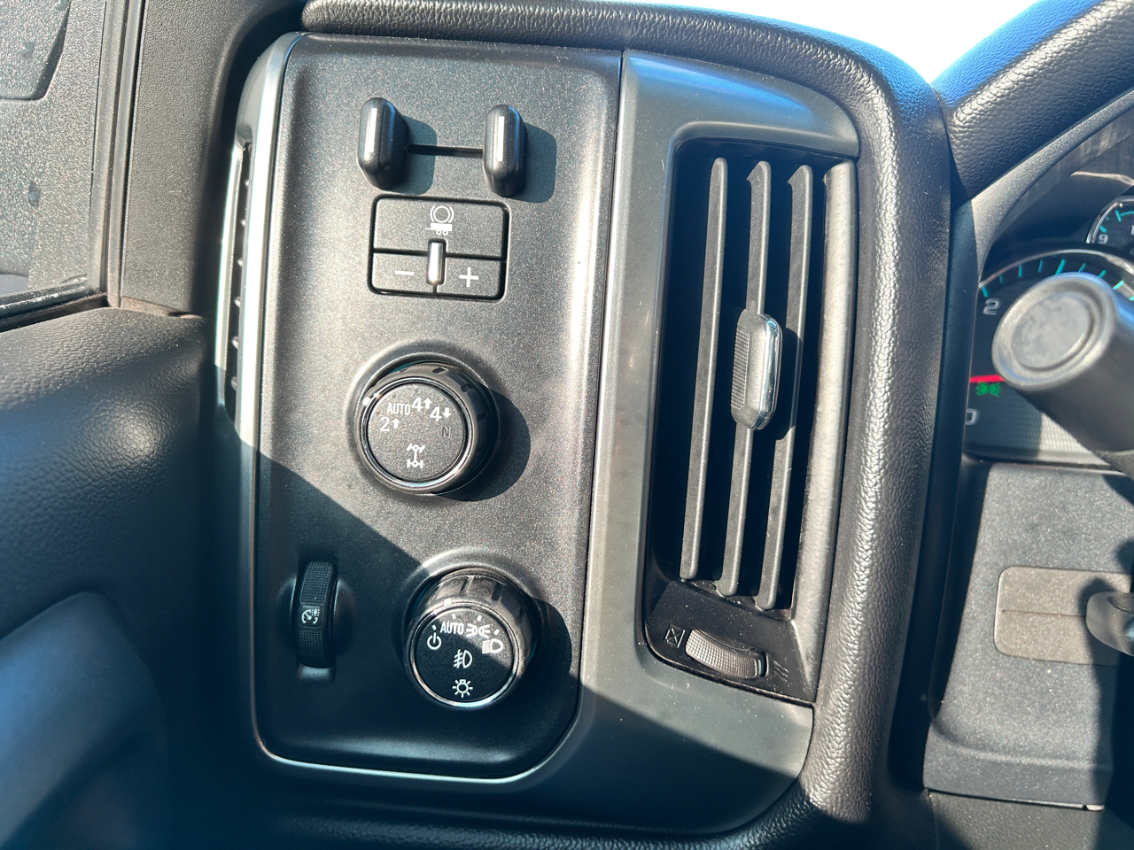 Chevrolet Silverado 1500 LT Crew Cab 4WD 2017 Chevrolet Silverado 1500 LT Crew Cab 4WD 2017