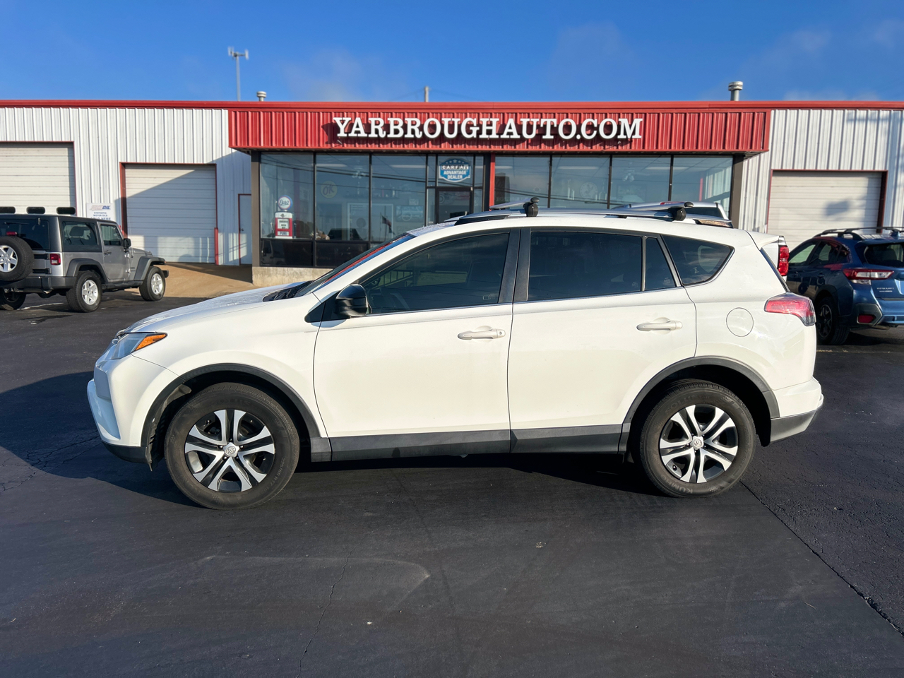 Toyota RAV4 LE FWD 2017 Toyota RAV4 LE FWD 2017