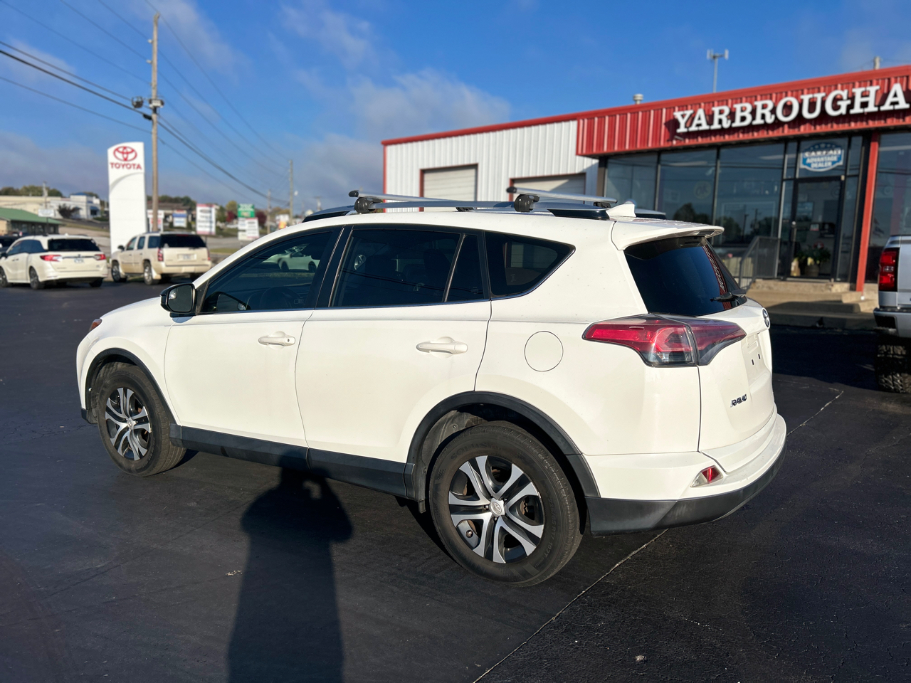 Toyota RAV4 LE FWD 2017 Toyota RAV4 LE FWD 2017