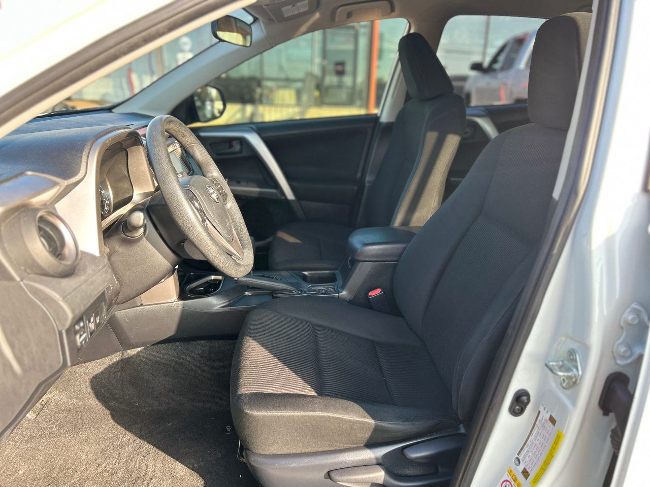 Toyota RAV4 LE FWD 2017 Toyota RAV4 LE FWD 2017