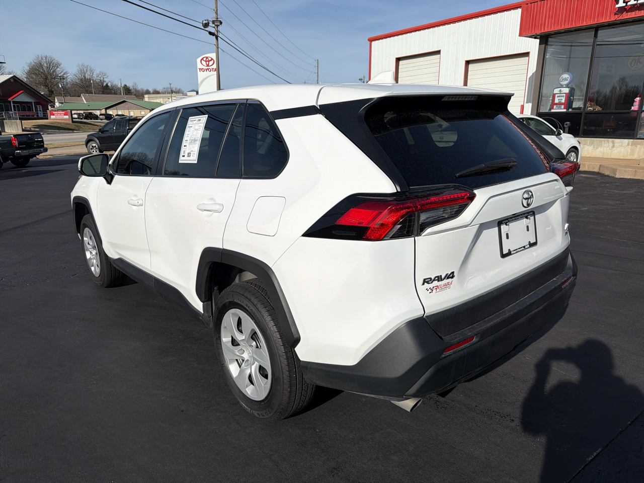 Toyota RAV4 LE AWD 2022