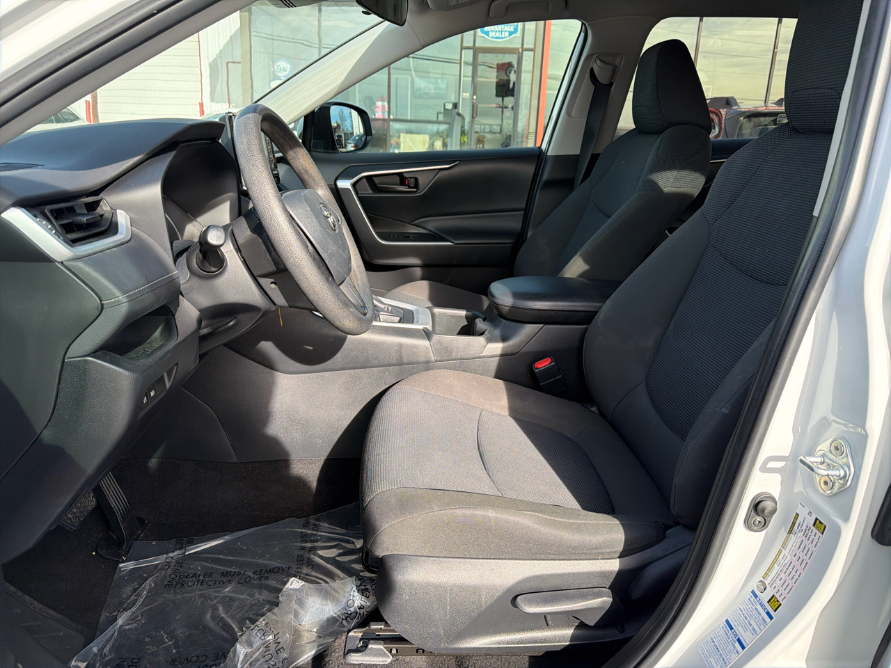 Toyota RAV4 LE AWD 2022