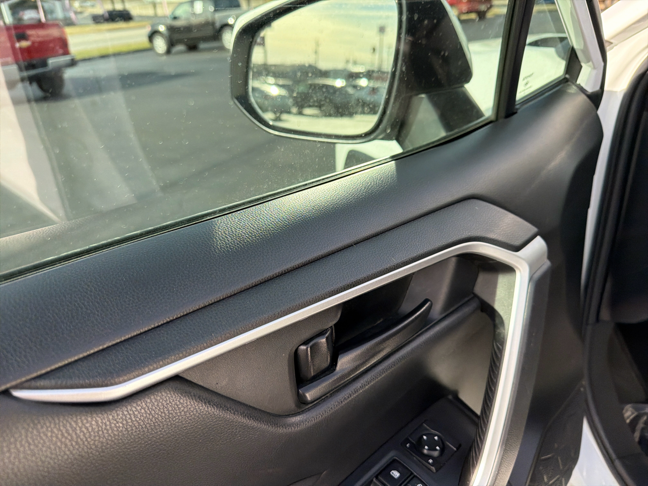 Toyota RAV4 LE AWD 2022