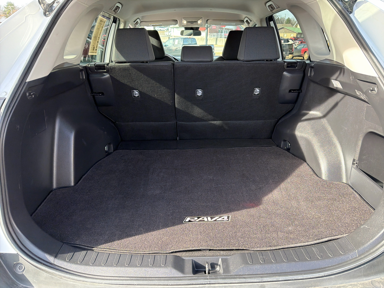 Toyota RAV4 LE AWD 2022