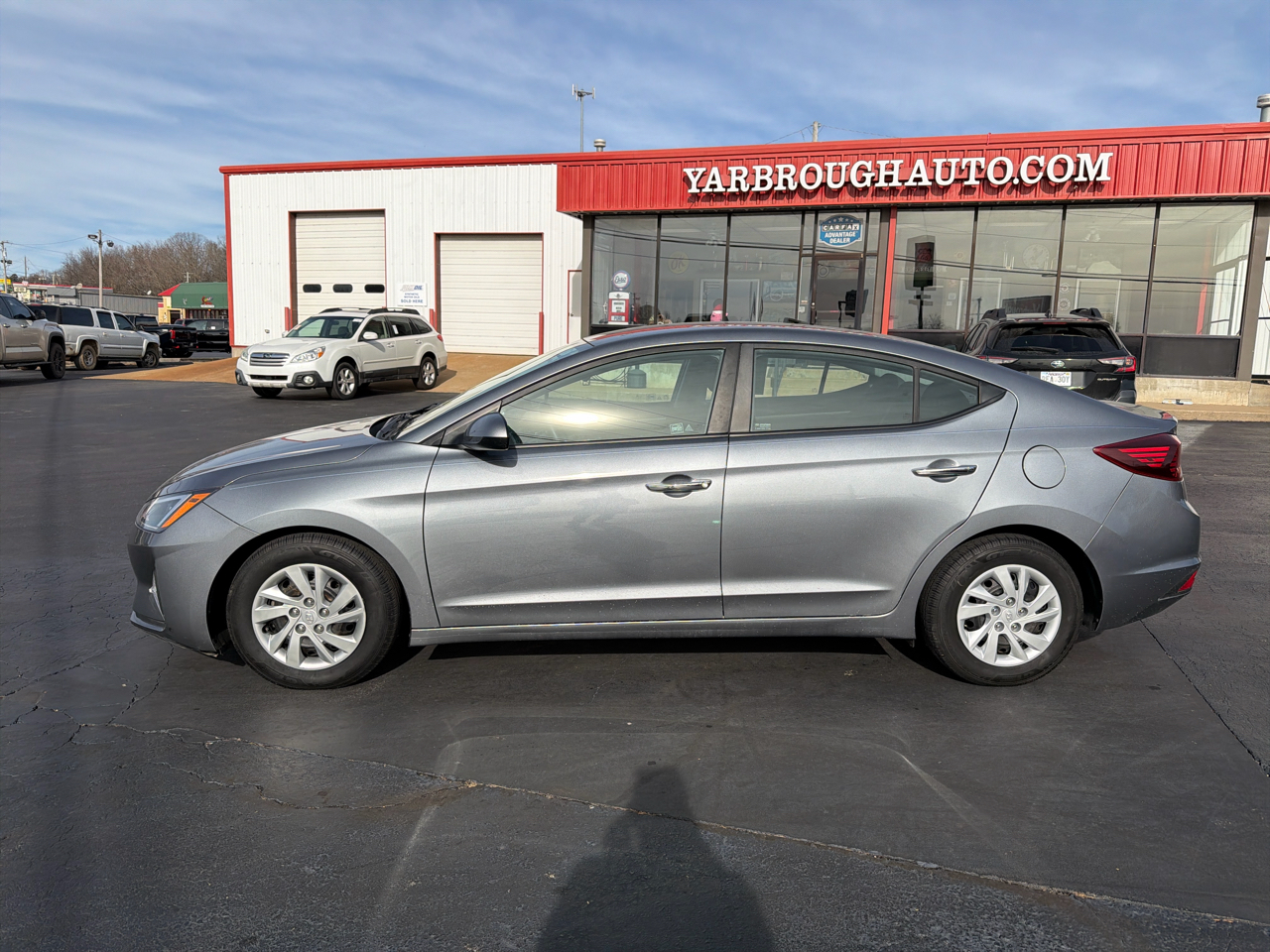 Hyundai Elantra SE 6AT 2019