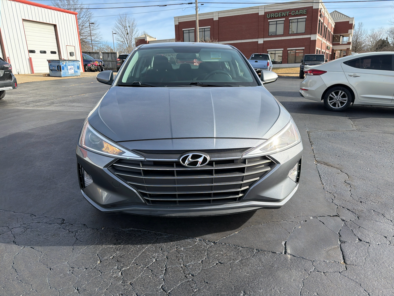 Hyundai Elantra SE 6AT 2019