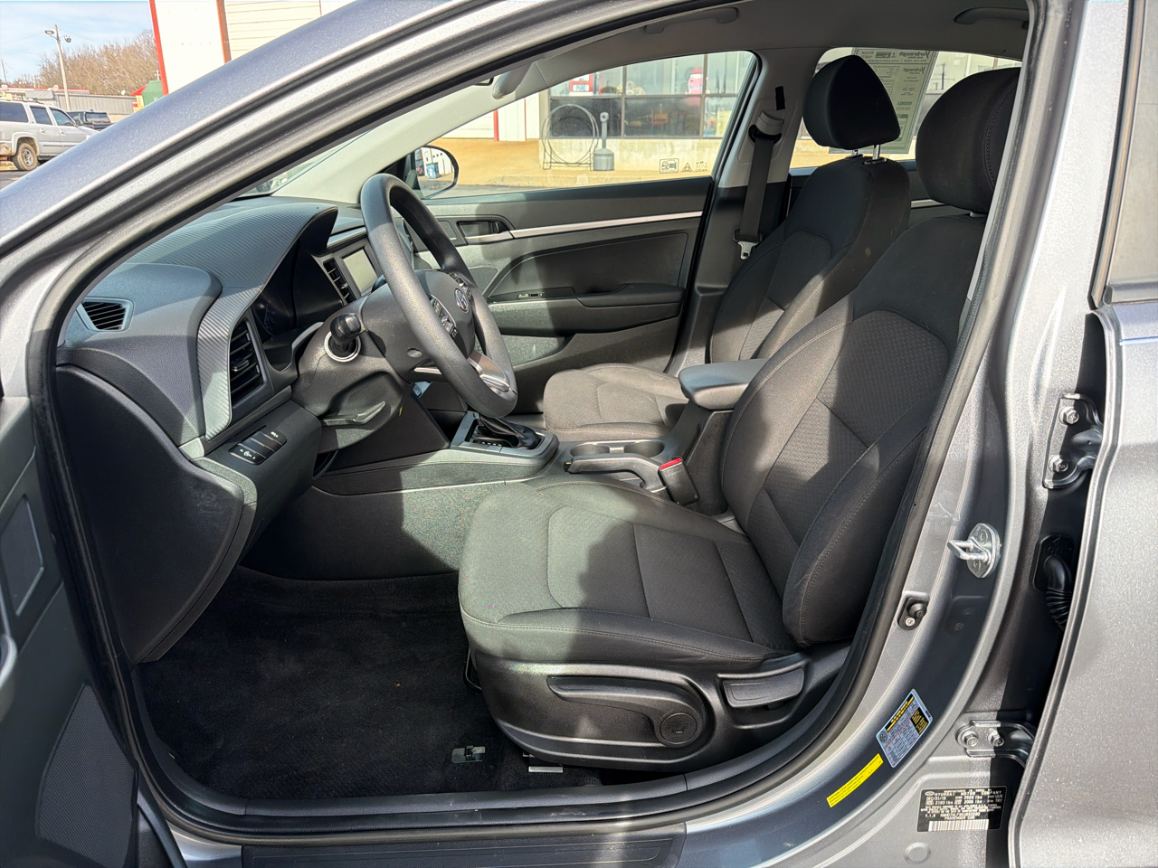 Hyundai Elantra SE 6AT 2019