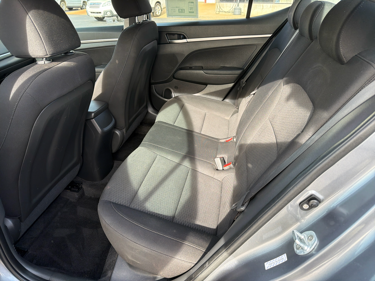 Hyundai Elantra SE 6AT 2019