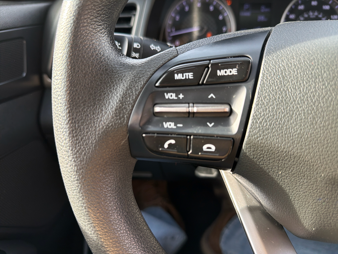 Hyundai Elantra SE 6AT 2019