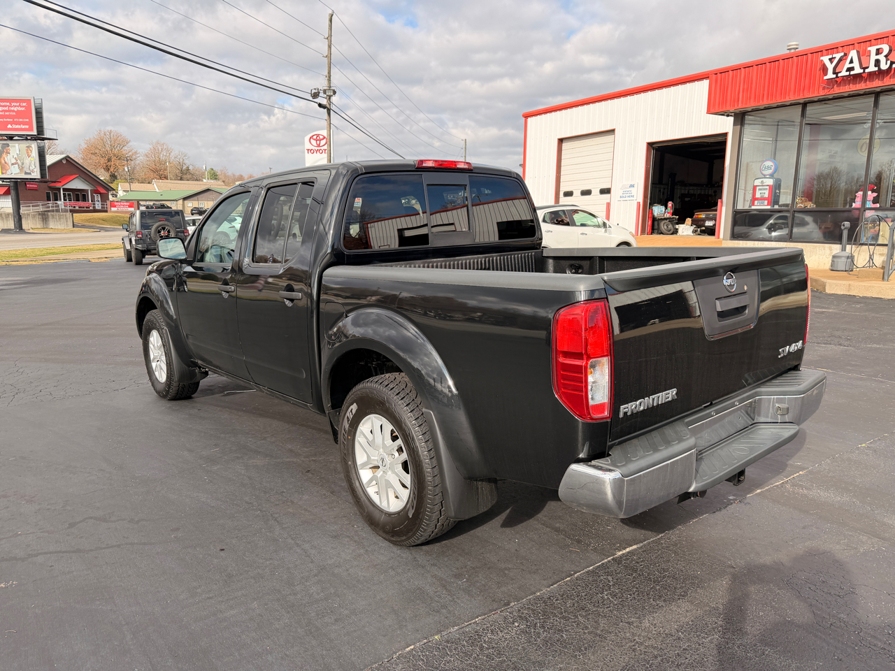 Nissan Frontier SL Crew Cab 5AT 4WD 2019