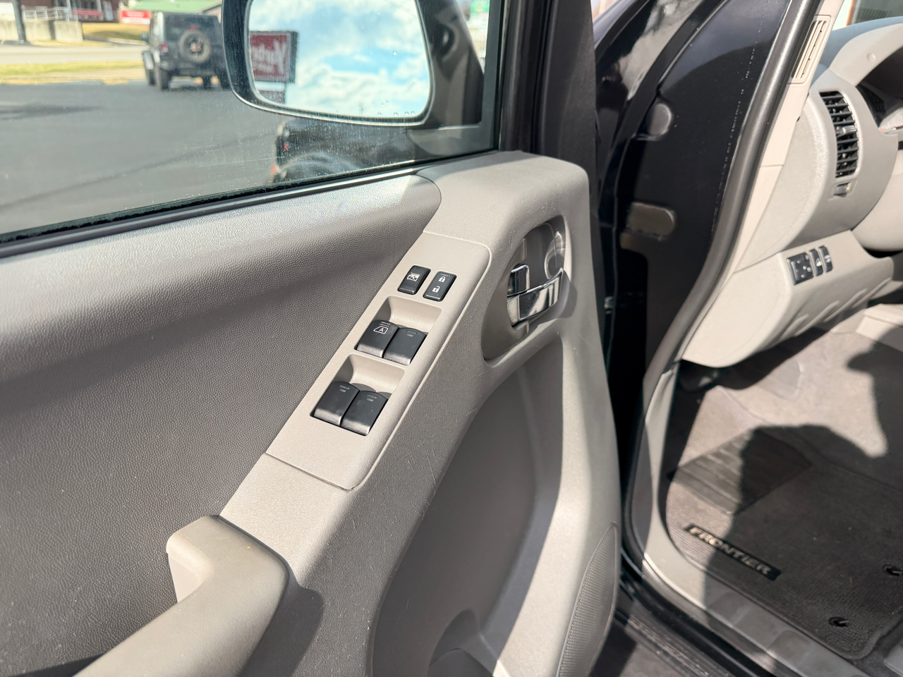 Nissan Frontier SL Crew Cab 5AT 4WD 2019