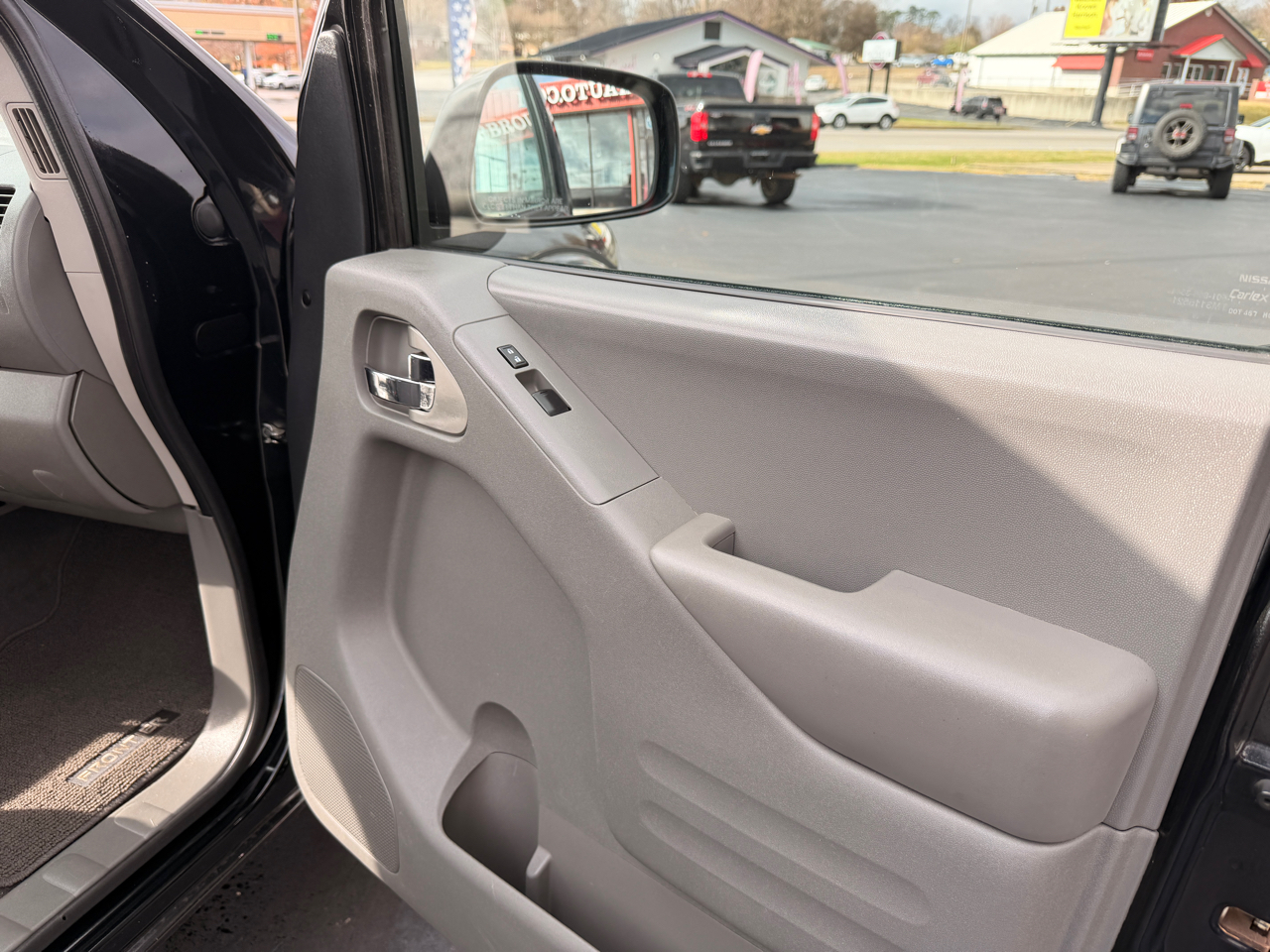 Nissan Frontier SL Crew Cab 5AT 4WD 2019
