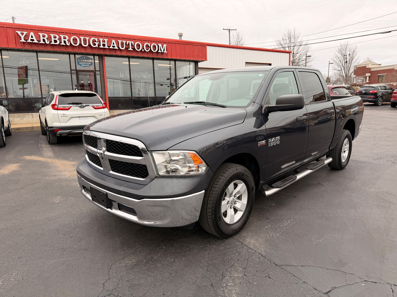 RAM 1500 Tradesman Crew Cab SWB 4WD 2017