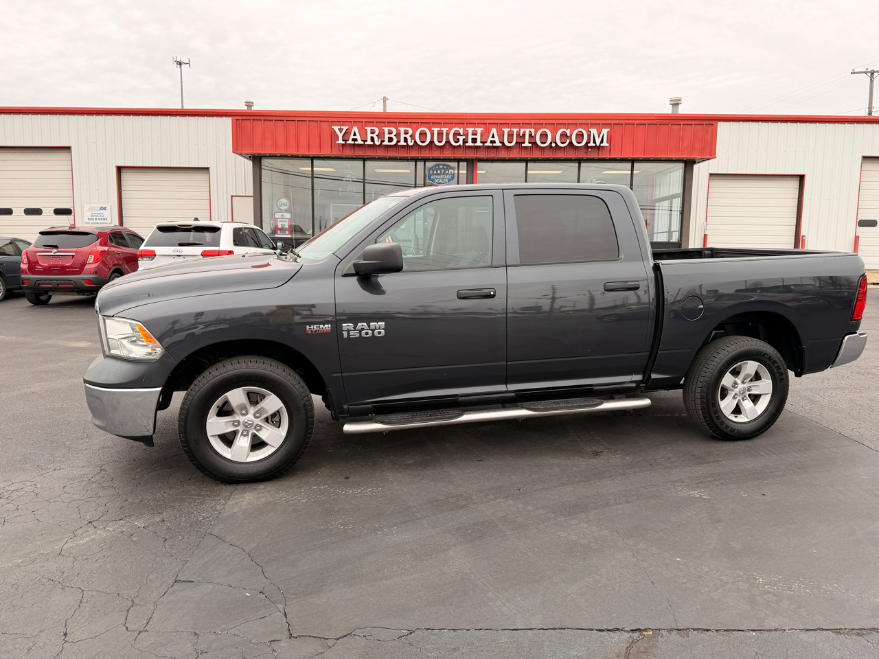 RAM 1500 Tradesman Crew Cab SWB 4WD 2017