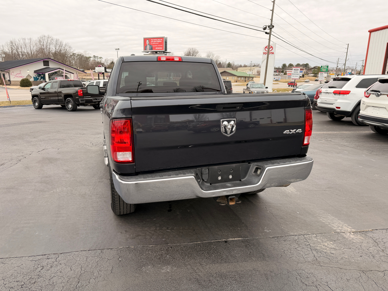 RAM 1500 Tradesman Crew Cab SWB 4WD 2017