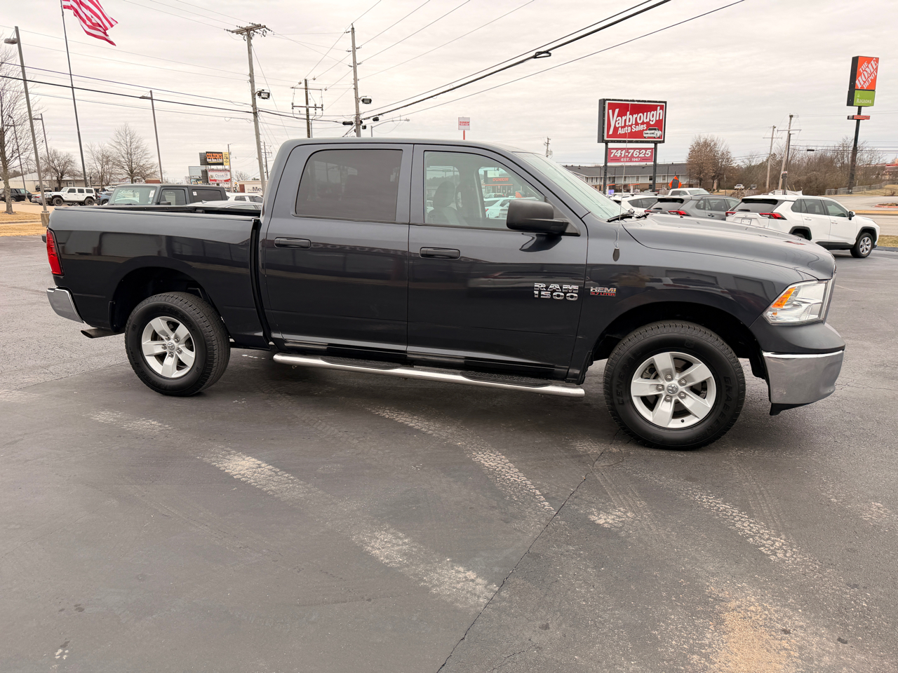 RAM 1500 Tradesman Crew Cab SWB 4WD 2017