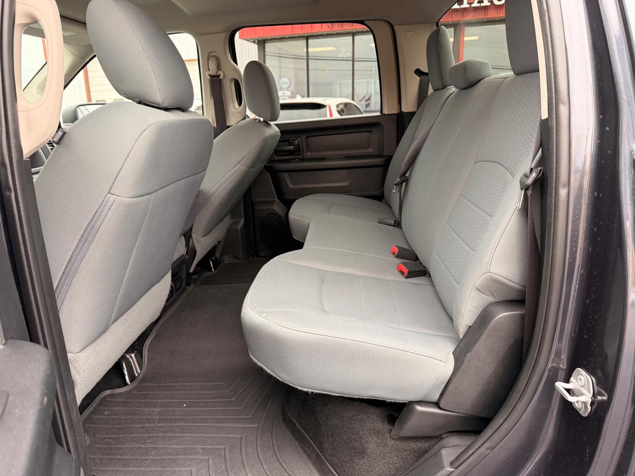 RAM 1500 Tradesman Crew Cab SWB 4WD 2017