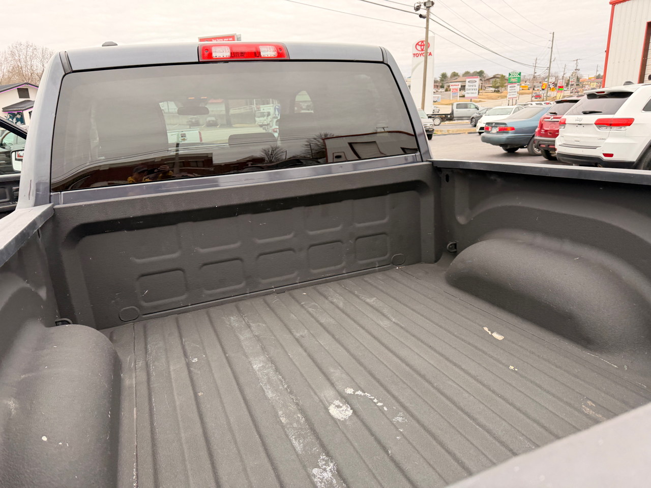 RAM 1500 Tradesman Crew Cab SWB 4WD 2017