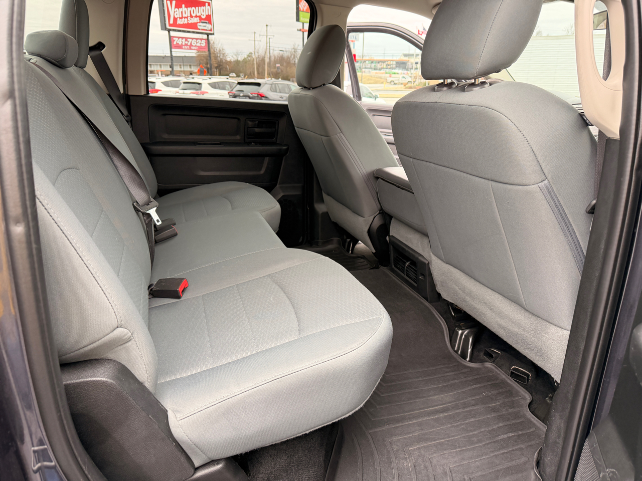 RAM 1500 Tradesman Crew Cab SWB 4WD 2017