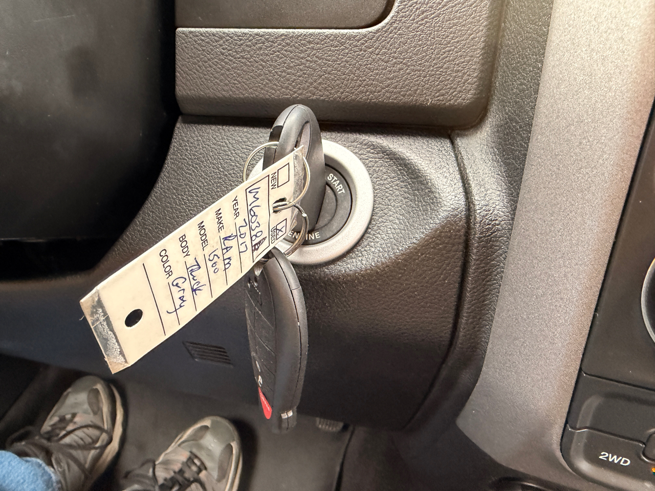 RAM 1500 Tradesman Crew Cab SWB 4WD 2017